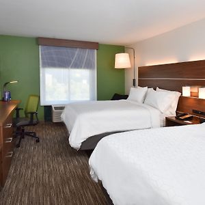 Standard Queen Room Two Queen Beds
